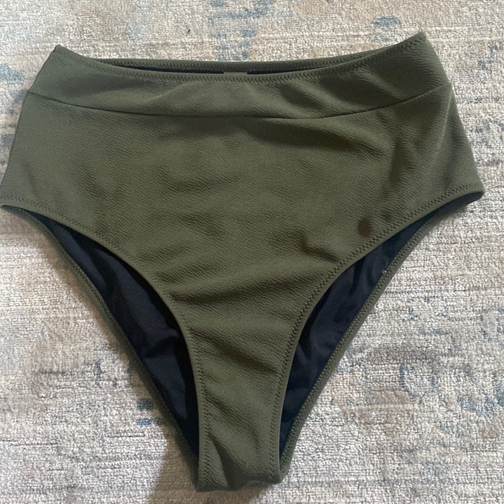 Cupshe size M army green bathing suit bottom
